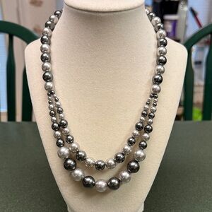 Elegant Two-Tone Pearl Necklace